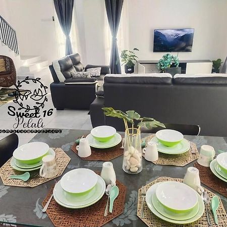 Sweet 16 Pelali Homestay Pengerang Esterno foto