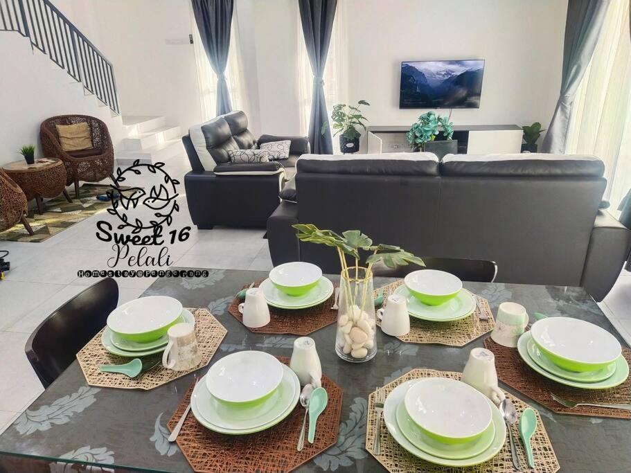 Sweet 16 Pelali Homestay Pengerang Esterno foto