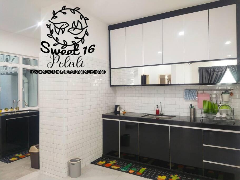 Sweet 16 Pelali Homestay Pengerang Esterno foto
