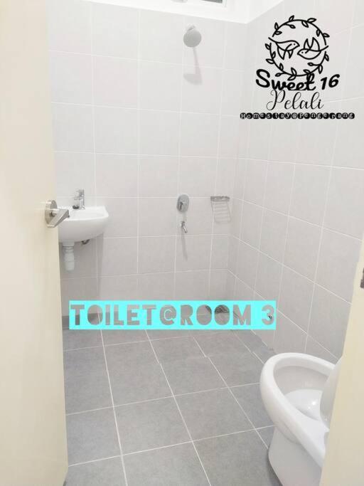 Sweet 16 Pelali Homestay Pengerang Esterno foto