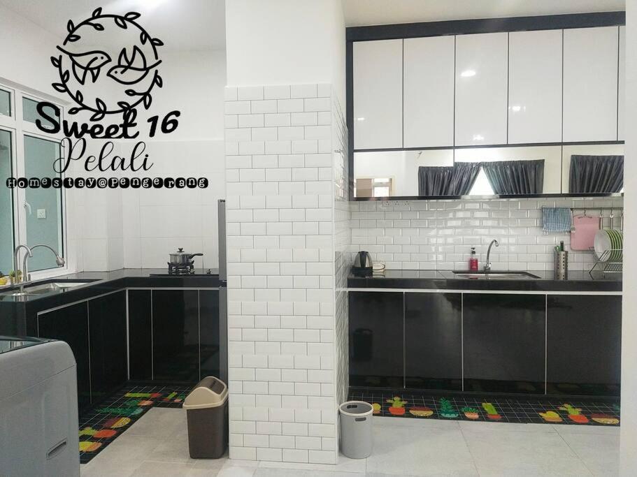 Sweet 16 Pelali Homestay Pengerang Esterno foto