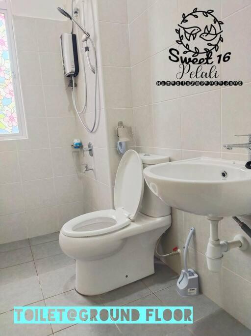 Sweet 16 Pelali Homestay Pengerang Esterno foto